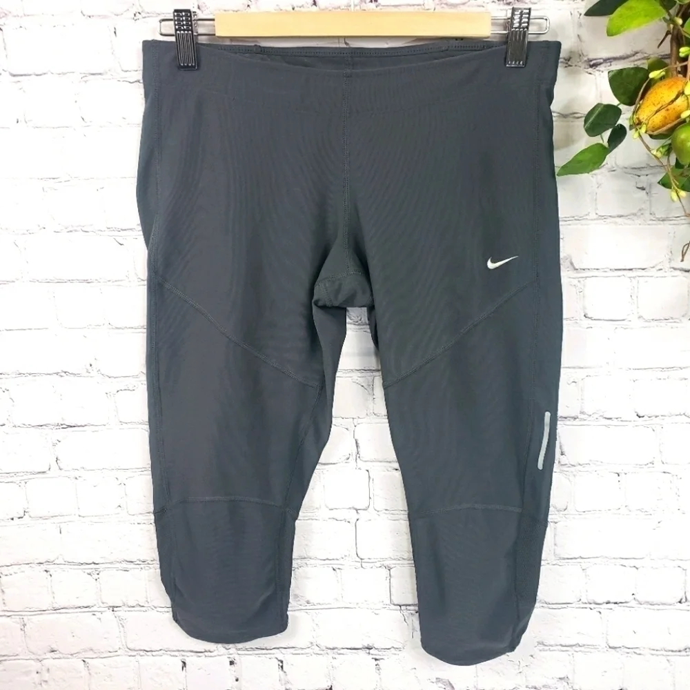 NIKE DRI-FIT Running Capris Gray Size M